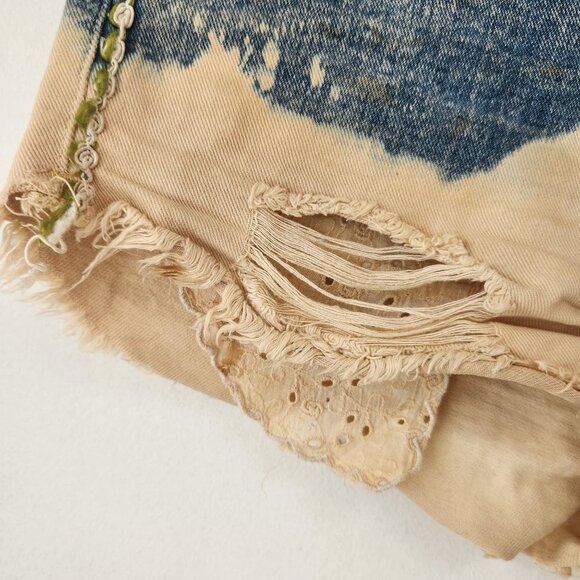 Free People Two-Toned Boho Distressed Denim Jean Shorts Women's 26 - Picture 3 of 8